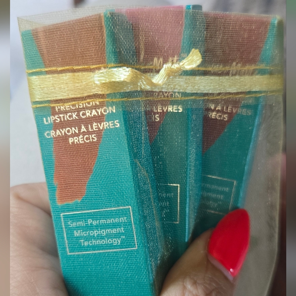 New Thrive Empower Matte Lipstick Crayon Trio